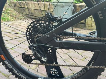 Canyon Spectral:ON 8.0 2019 2019 Mountainbike usato, Nero — immagine 2 di 10