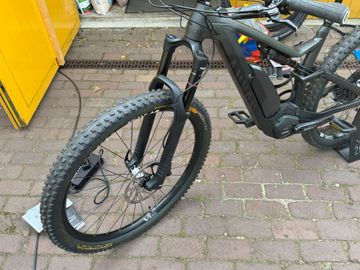 Canyon Spectral:ON 8.0 2019 2019 Mountainbike usato, Nero — immagine 4 di 10