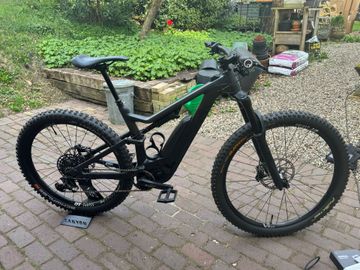 Canyon Spectral:ON 8.0 2019 2019 Mountainbike usato, Nero — immagine 1 di 10