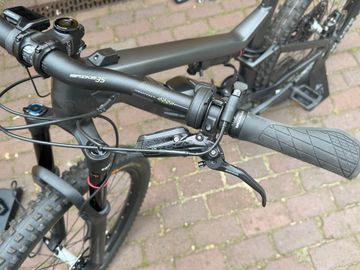 Canyon Spectral:ON 8.0 2019 2019 Mountainbike usato, Nero — immagine 5 di 10