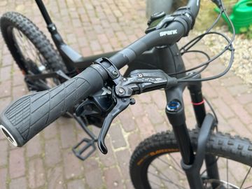 Canyon Spectral:ON 8.0 2019 2019 Mountainbike usato, Nero — immagine 6 di 10