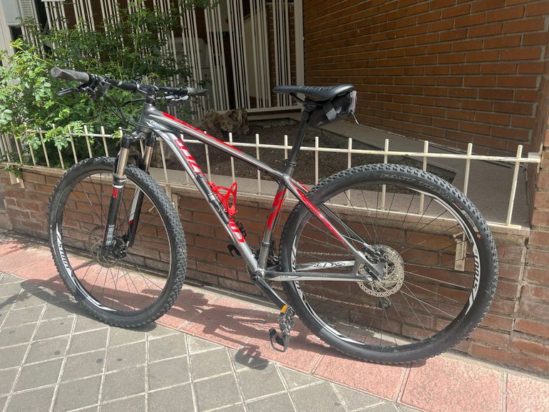 Used Specialized Carve Shimano SLX 2015 Mountainbike, Black, 29 — image 1 of 3