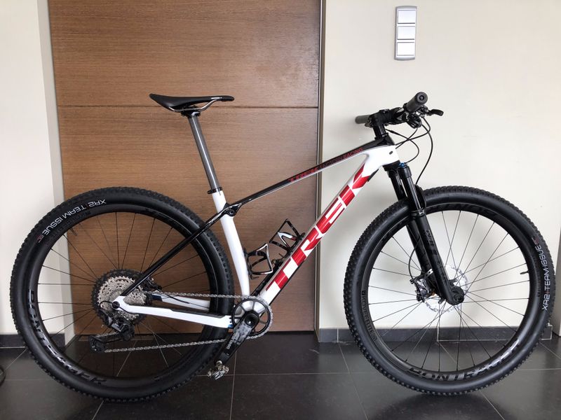 Used Trek Procaliber 9.8 2021 2021 Mountainbike, White, 29 — image 1 of 10