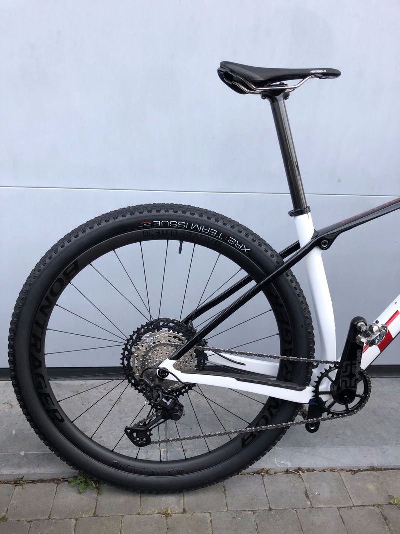 Used Trek Procaliber 9.8 2021 2021 Mountainbike, White, 29 — image 3 of 10