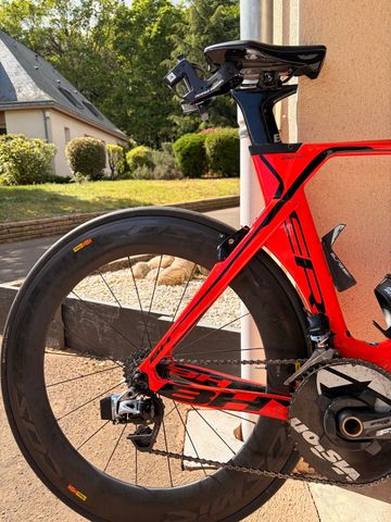 Used BH AERO TT SRAM Red eTap AXS 2018 Road & Gravel, Red — image 2 of 12