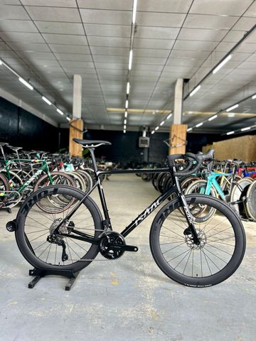 Isaac Element Di2 Carbon 2024 Road & Gravel usato