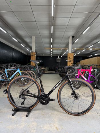 Gebrauchtes Isaac Element Di2 Carbon 2024 Road & Gravel, Schwarz — Bild 1 von 24
