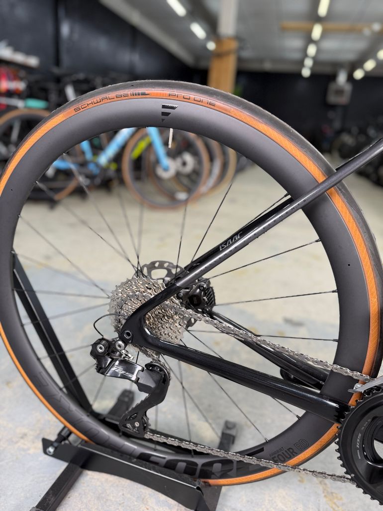 Gebrauchtes Isaac Element Di2 Carbon 2024 Road & Gravel, Schwarz — Bild 7 von 24