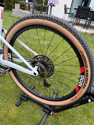 Used BMC Fourstroke 01 LTD 2023 Mountainbike, White — image 11 of 12