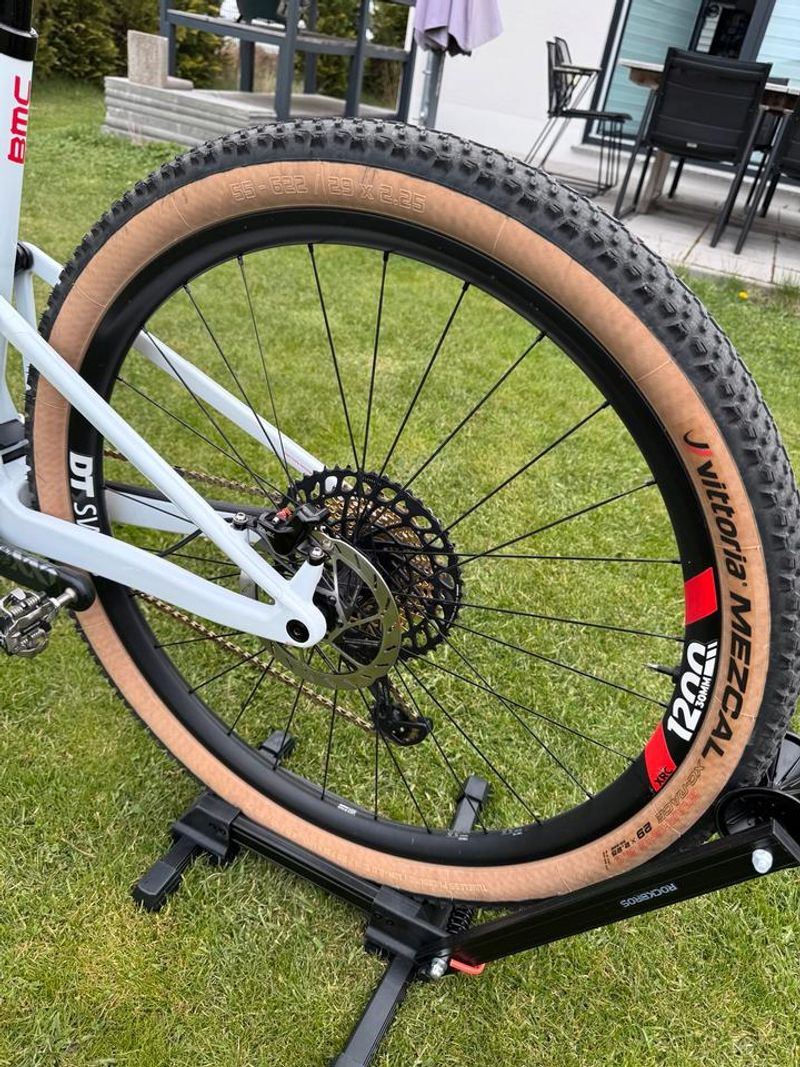 Used BMC Fourstroke 01 LTD 2023 Mountainbike, White — image 11 of 12