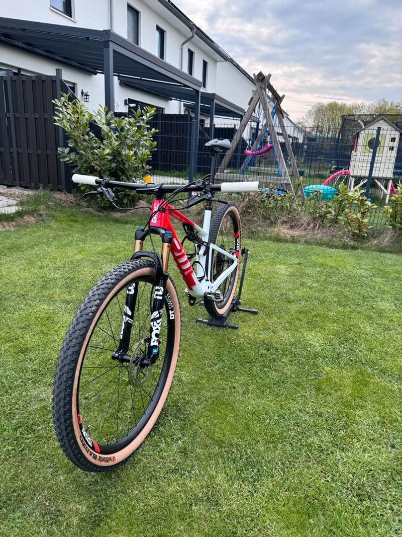 Used BMC Fourstroke 01 LTD 2023 Mountainbike, White — image 3 of 12