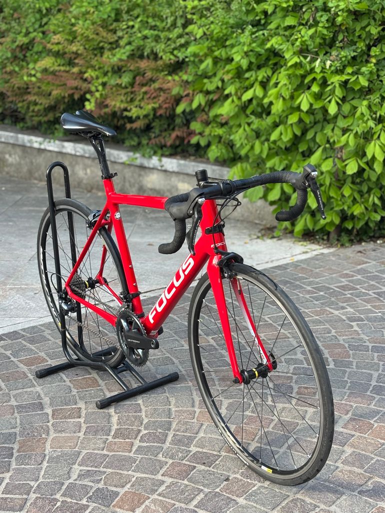 Used Focus IZALCO RACE Ultegra 2018 2018 Road & Gravel, Red — image 2 of 3