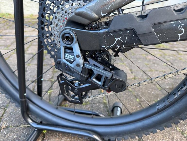 Used Trek Trek Slash 9 GX AXS 2024 Mountainbike, Light Gray — image 4 of 7