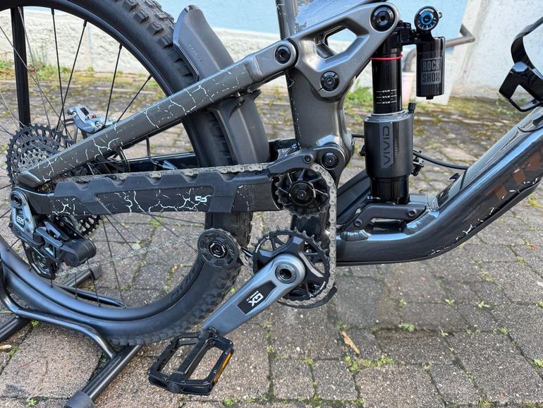 Used Trek Trek Slash 9 GX AXS 2024 Mountainbike, Light Gray — image 3 of 7