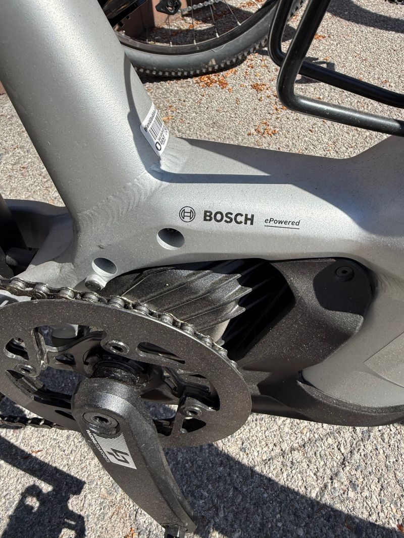 Used Lapierre e-Explorer 8.7 High 2024 2024 Urban, Light Gray — image 3 of 3