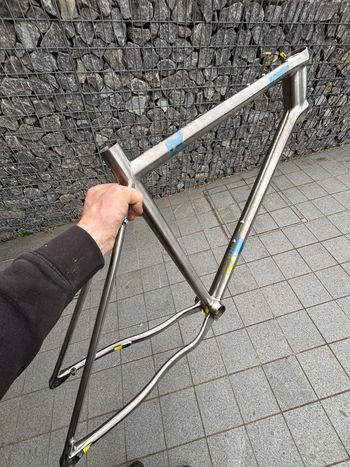 Robert, Robert Custom Frameset