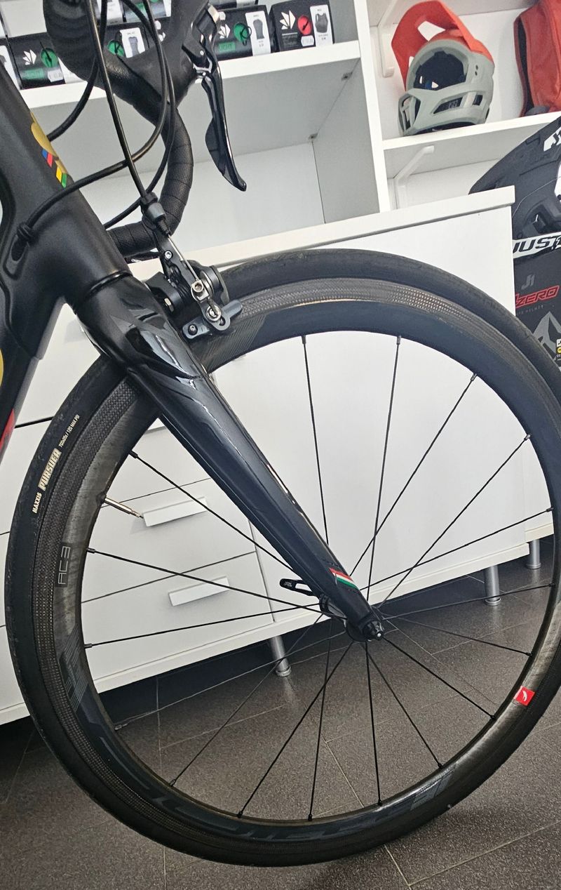 Used Colnago C60 2016 Road & Gravel, Black — image 5 of 5