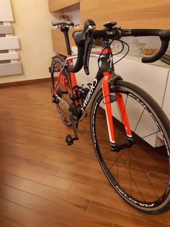 Used Specialized Tarmac Shimano Ultegra 2017 Road & Gravel, Red — image 3 of 3
