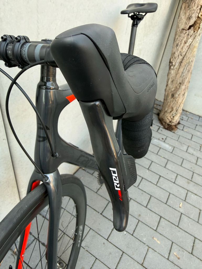 Used Cannondale Synapse Carbon Disc RED eTap 2019 2019 Road & Gravel — image 4 of 10
