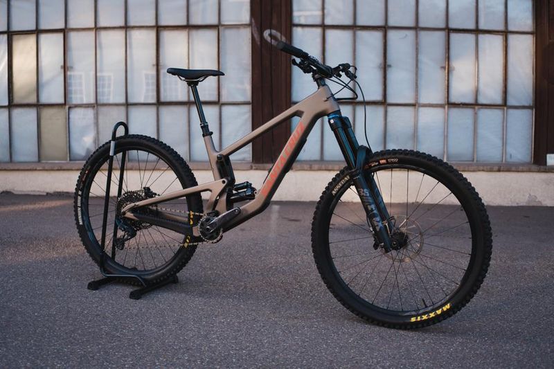 Used Santa Cruz Megatower 2 2023 MTB