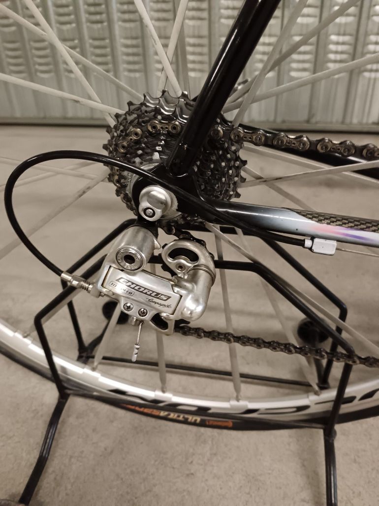 Used Colnago C40 Campagnolo Chorus 1999 Road & Gravel, Black — image 3 of 11