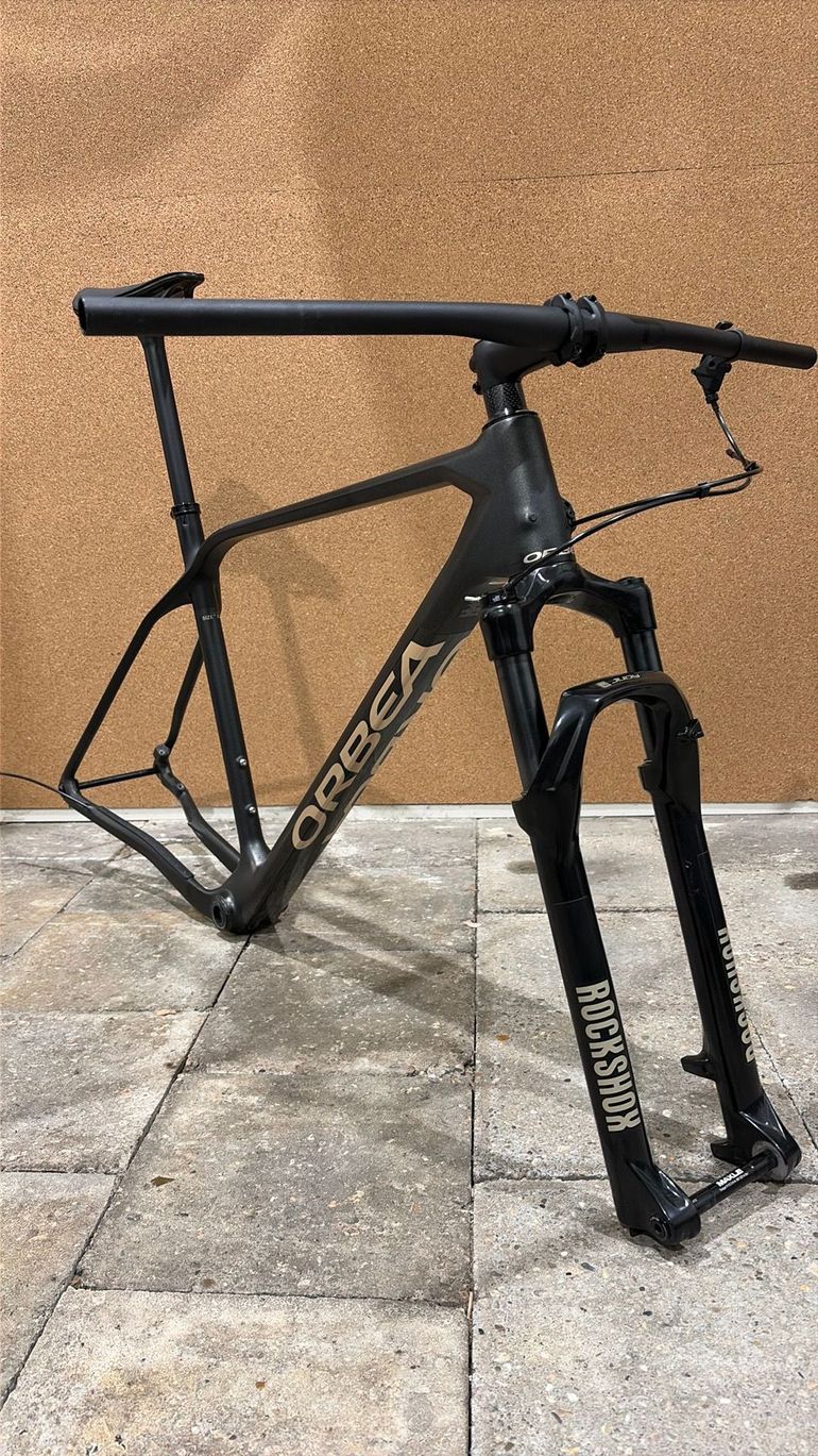 Used Orbea ALMA CARBON 2024 Frameset 2024 Mountainbike, Black, 29 — image 2 of 10