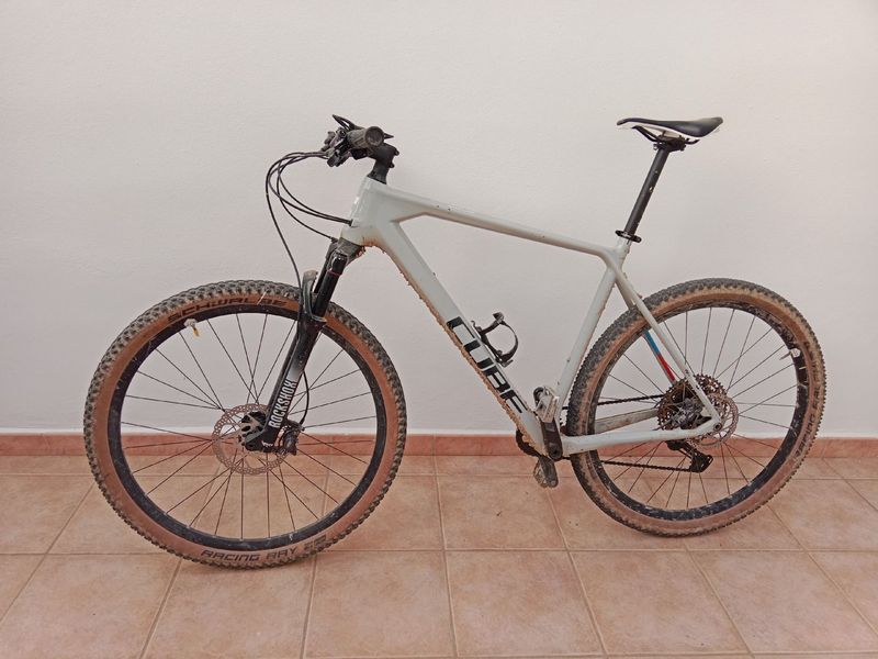 Gebrauchtes CUBE REACTION C:62 PRO 2021 2021 Mountainbike, Hellgrau, 29 — Bild 5 von 7
