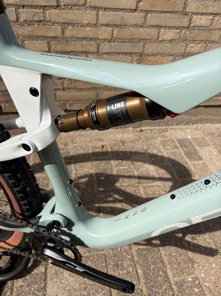 Used Orbea Oiz Shimano Deore XT 2025 Mountainbike, Hellgrau — image 6 of 9