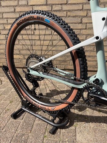 Used Orbea Oiz Shimano Deore XT 2025 Mountainbike, Hellgrau — image 7 of 9