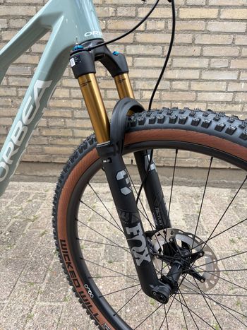 Used Orbea Oiz Shimano Deore XT 2025 Mountainbike, Hellgrau — image 5 of 9