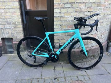 Tweedehands Bianchi Sprint 105 2024 2024 Road & Gravel — afbeelding 1 van 9