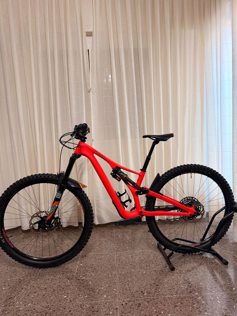 Used Specialized Stumpjumper SRAM GX Eagle 2019 Mountainbike, Orange — image 1 of 9