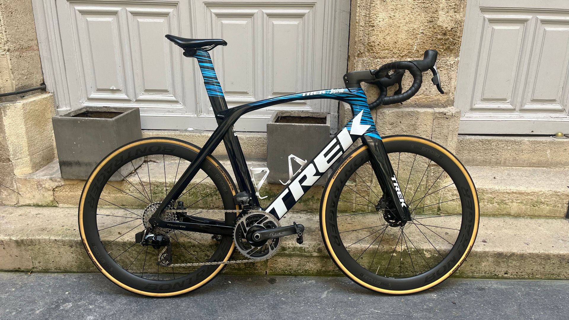 Trek Madone SLR 7 AXS Gen 6 2021 2021 Trek Madone SLR 7 AXS Gen 6 2021 2021