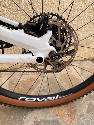 Used Specialized Stumpjumper Comp 2019 Mountainbike, White — image 7 of 13