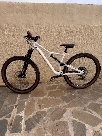 Used Specialized Stumpjumper Comp 2019 Mountainbike, White — image 2 of 13