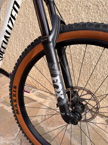 Used Specialized Stumpjumper Comp 2019 Mountainbike, White — image 6 of 13