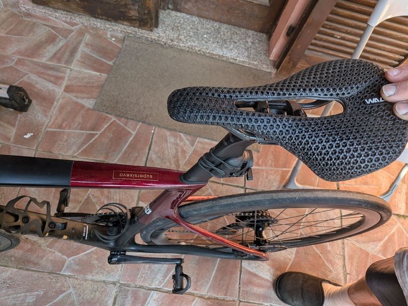 Cannondale SuperSix EVO Shimano Dura Ace Di2 2024 Road & Gravel usato, Rosso — immagine 6 di 13