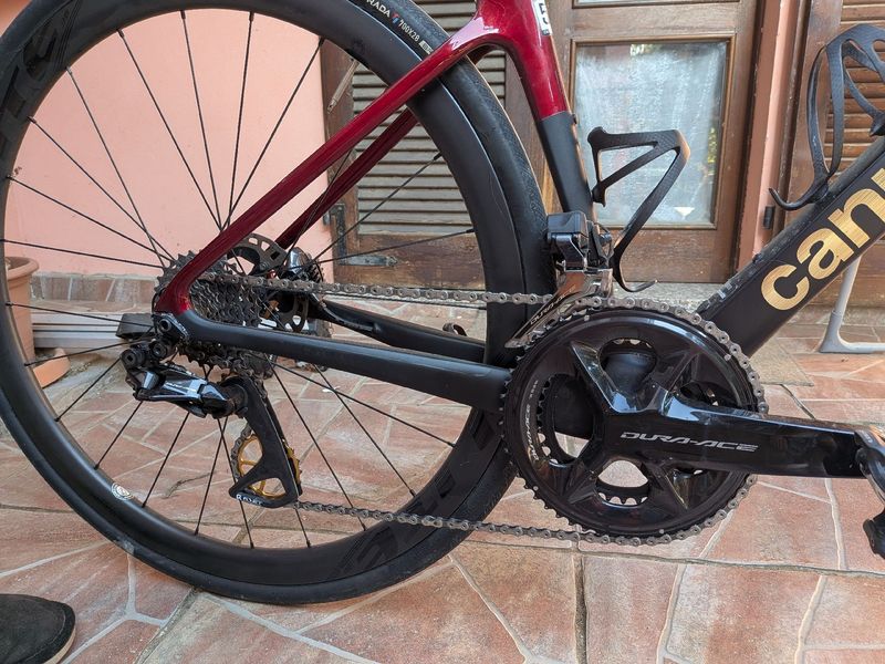 Cannondale SuperSix EVO Shimano Dura Ace Di2 2024 Road & Gravel usato, Rosso — immagine 8 di 13