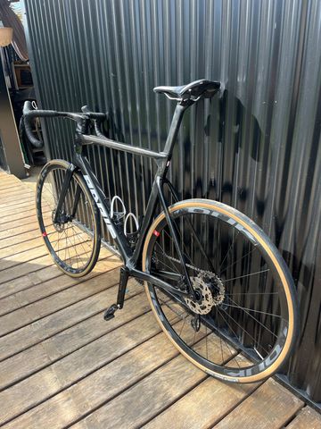 Adris Custom Shimano 105 Di2 2023 Road & Gravel d'occasion — image 4 sur 8