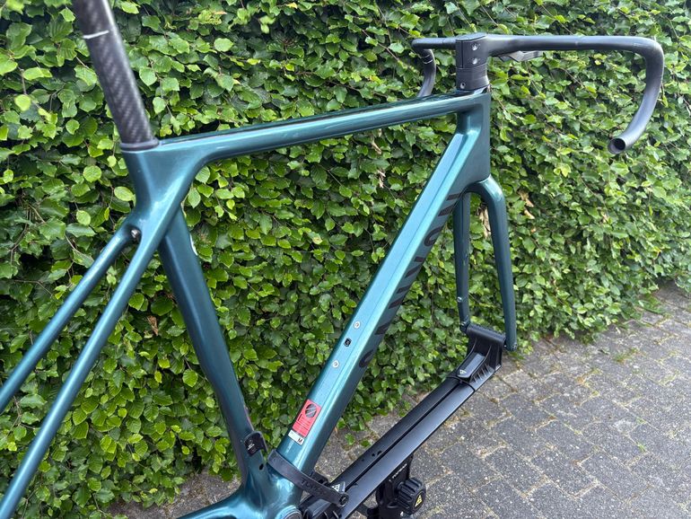 Used Canyon Ultimate CF SLX 9 Disc Di2 2023 Frameset 2023 Road & Gravel, Blue — image 4 of 7