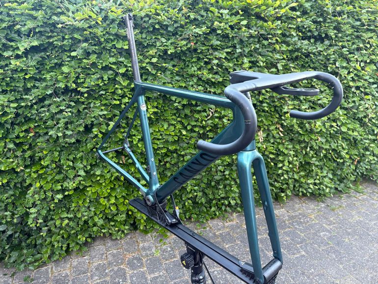Used Canyon Ultimate CF SLX 9 Disc Di2 2023 Frameset 2023 Road & Gravel, Blue — image 1 of 7