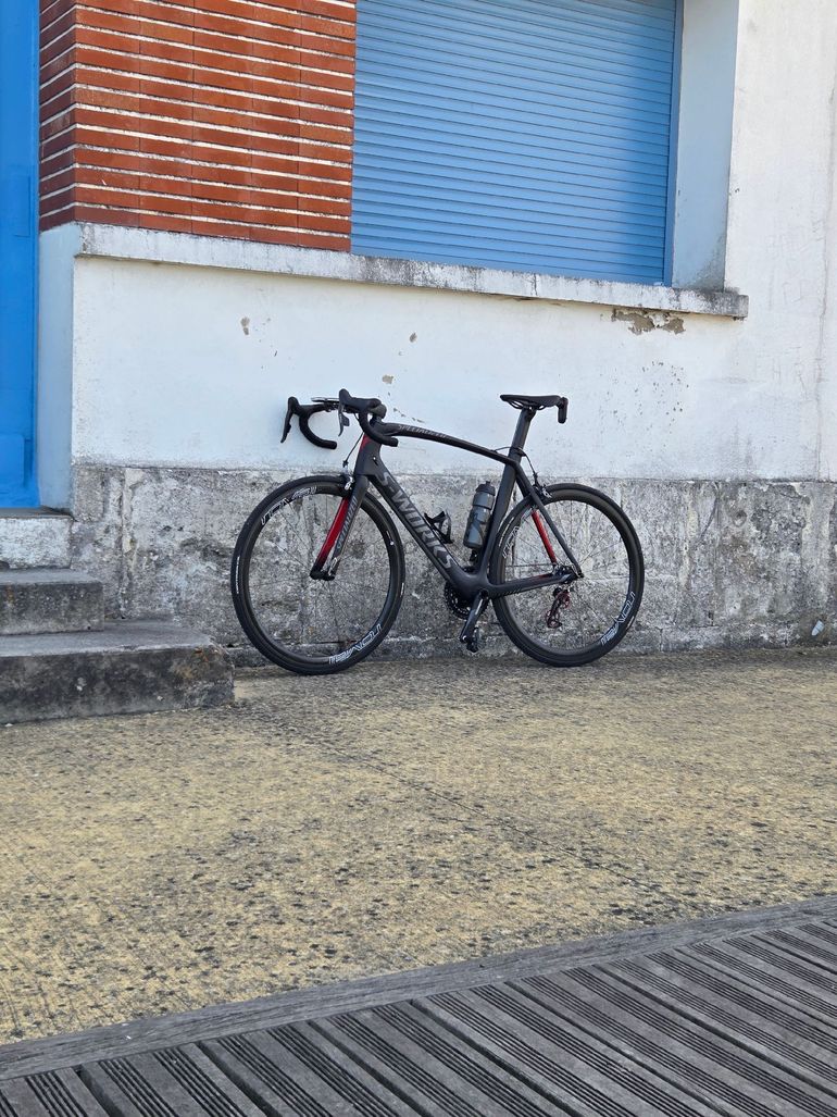 Used Specialized Venge SRAM Red eTap 2015 Road & Gravel, Black — image 1 of 9