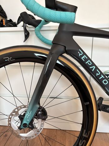Used Bianchi Specialissima Shimano Ultegra Di2 2025 Road & Gravel, Schwarz — image 11 of 16