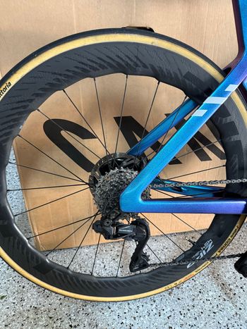 Used Canyon Aeroad CFR Di2 2025 2025 Road & Gravel, Blue — image 3 of 6