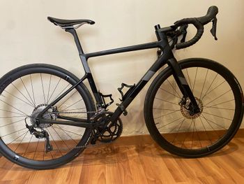 Used Cannondale SuperSix EVO Carbon Disc Ultegra 2022 2022 Road & Gravel, Black — image 1 of 3