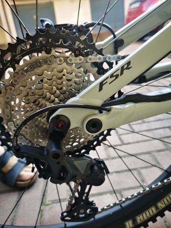 Used Specialized Turbo Levo Comp 2021 2021 Mountainbike, White, 29 — image 6 of 13