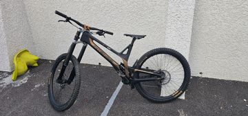 Intense M29 SRAM X01 DH 2022 Mountainbike usato, Nero — immagine 2 di 5