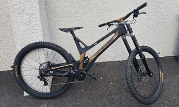 Intense M29 SRAM X01 DH 2022 Mountainbike usato, Nero — immagine 1 di 5
