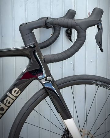 Used Cannondale SuperSix EVO Shimano 105 Di2 2024 Road & Gravel, Black — image 6 of 18