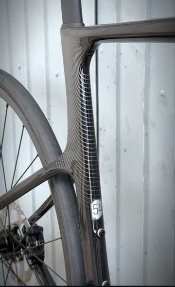 Used Cannondale SuperSix EVO Shimano 105 Di2 2024 Road & Gravel, Black — image 8 of 18